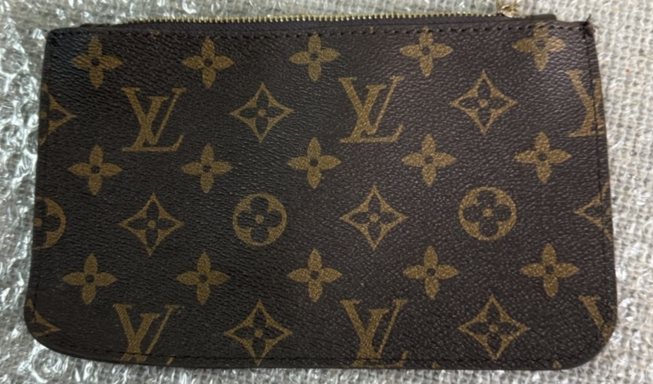 ルイ・ヴィトン（Louis Vuitton）モノグラム ポーチ